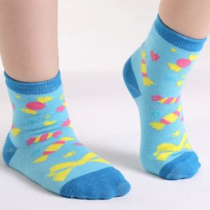 Голубые носки с рисунком для девочки