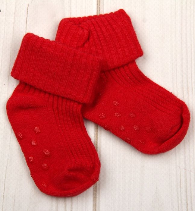 Носки со стопперами для новорожденного красного цвета