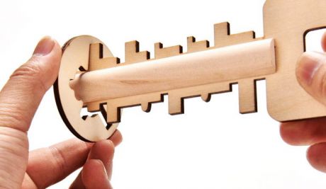 Головоломка деревянная Ключ (16 см)