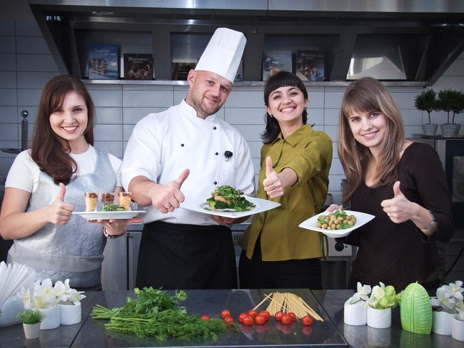 Кулинарный мастер класс от шеф-повара для студентов колледжа