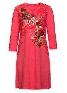Розовое женское платье