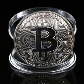 Монета Bitcoin, Биткоин криптовалюта - серебряная в капсуле
