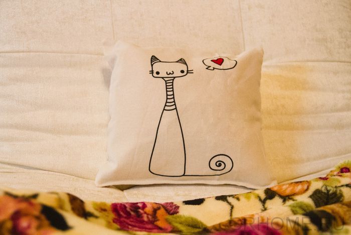 Декоративная подушка "Кот"
