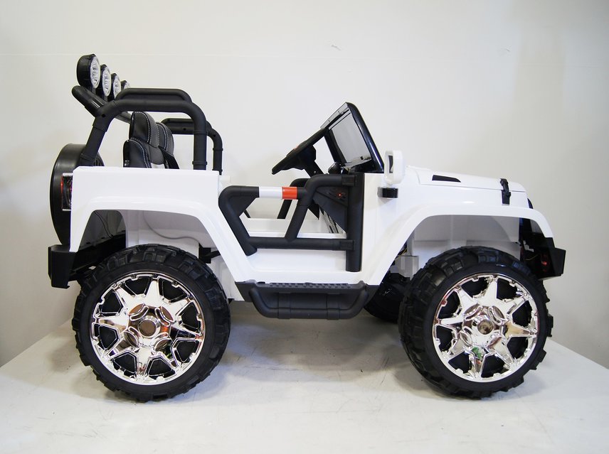261. Детский электромобиль Jeep Sahara white