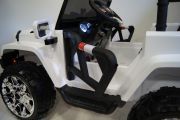 Детский электромобиль Jeep Sahara white - салон