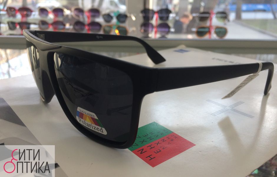 Солнцезащитные очки Quay 03006