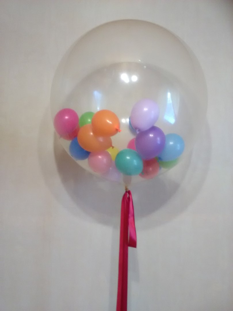 Метровый шар с 25 маленькими шариками внутри