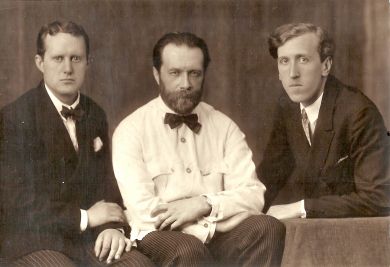 Слева направо: В. Фере, Н. Я. Мясковский, Д. Кабалевский. 1929 г.