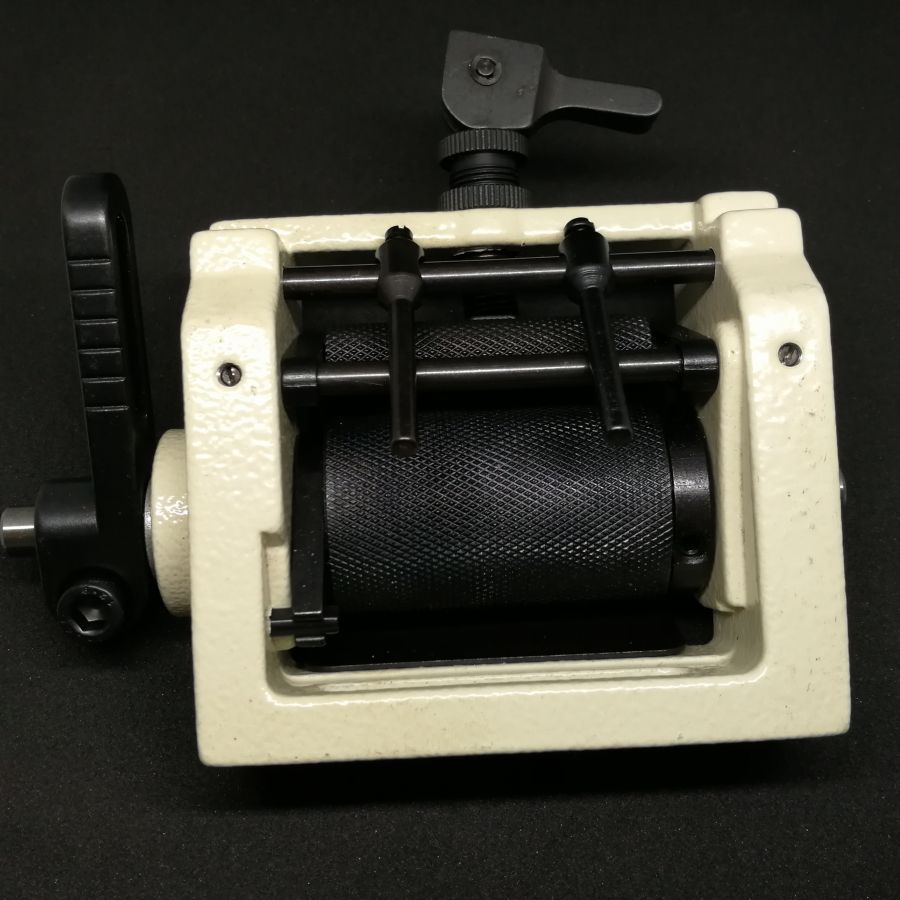 Передний пуллер для подачи резинки на поясную машину