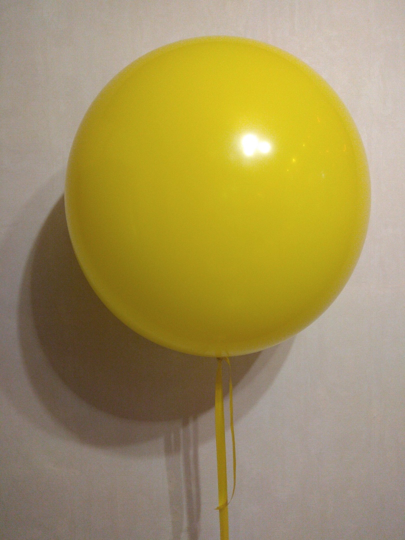 Жёлтый метровый шар латексный с гелием