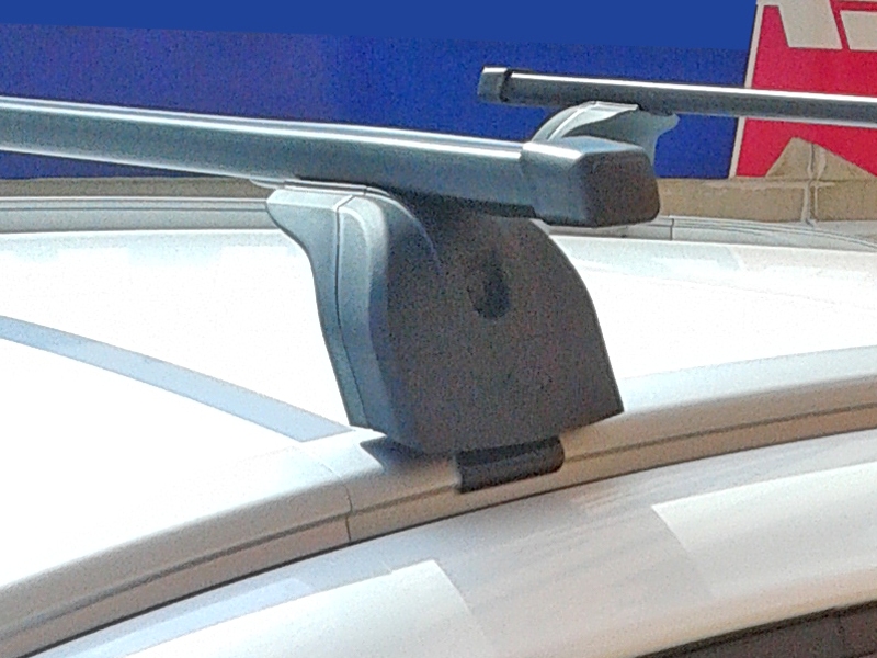 Багажник на крышу Lada Xray Cross, Lux, стальные прямоугольные дуги на интегрированные рейлинги