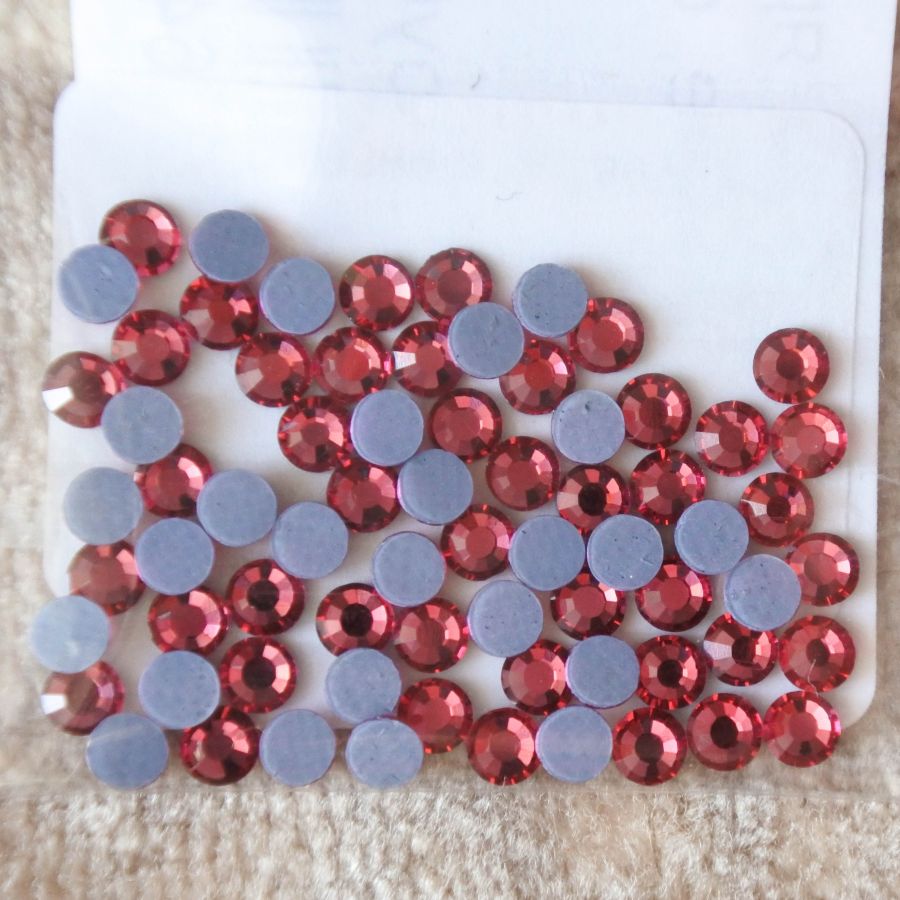 Стразы стеклянные клеевые, цвет Ярко-Розовый, SS6, 100 шт/упак