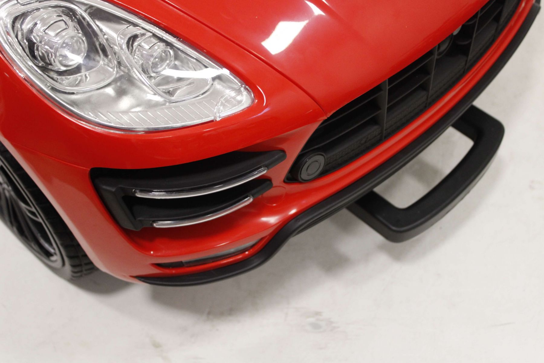 Купить детский электромобиль Porsche Macan Universal в Нижнем Новгороде ...