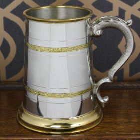 Английская пивная кружка (танкард) с латунными ободами в кельтском стиле, (латунь, пьютер).