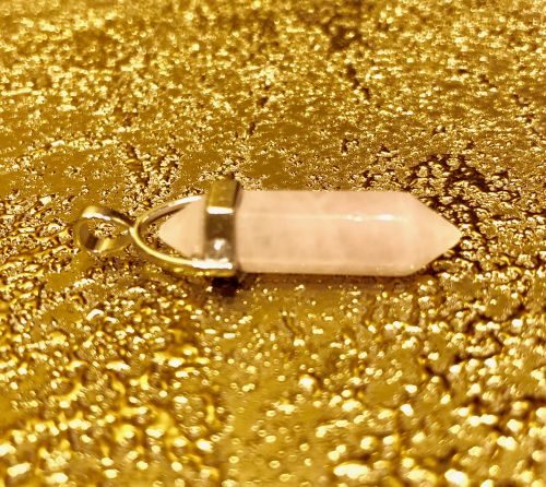 Биолокационный маятник натур камень Розовый кварц в металле
