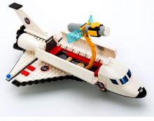 Конструктор Шатл со спутником и пилотом Lego реплика 297 деталь