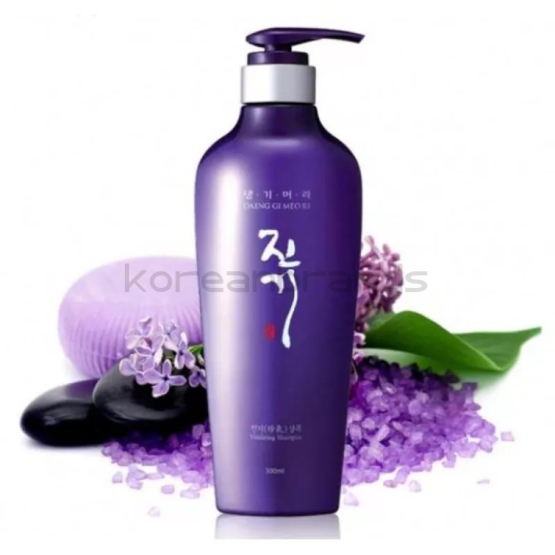 Добавить "Daeng Gi Meo Ri Vitalizing Shampoo" в Избранное. 