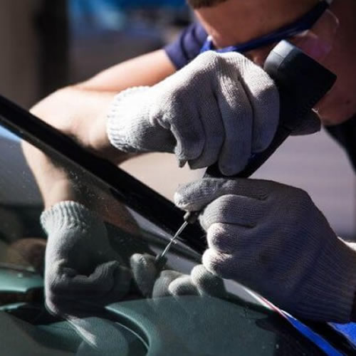 Устранение трещин на лобовом стекле авто