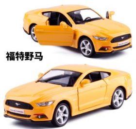 Коллекционная модель автомобиля  Ford Mustang 2015 1:36