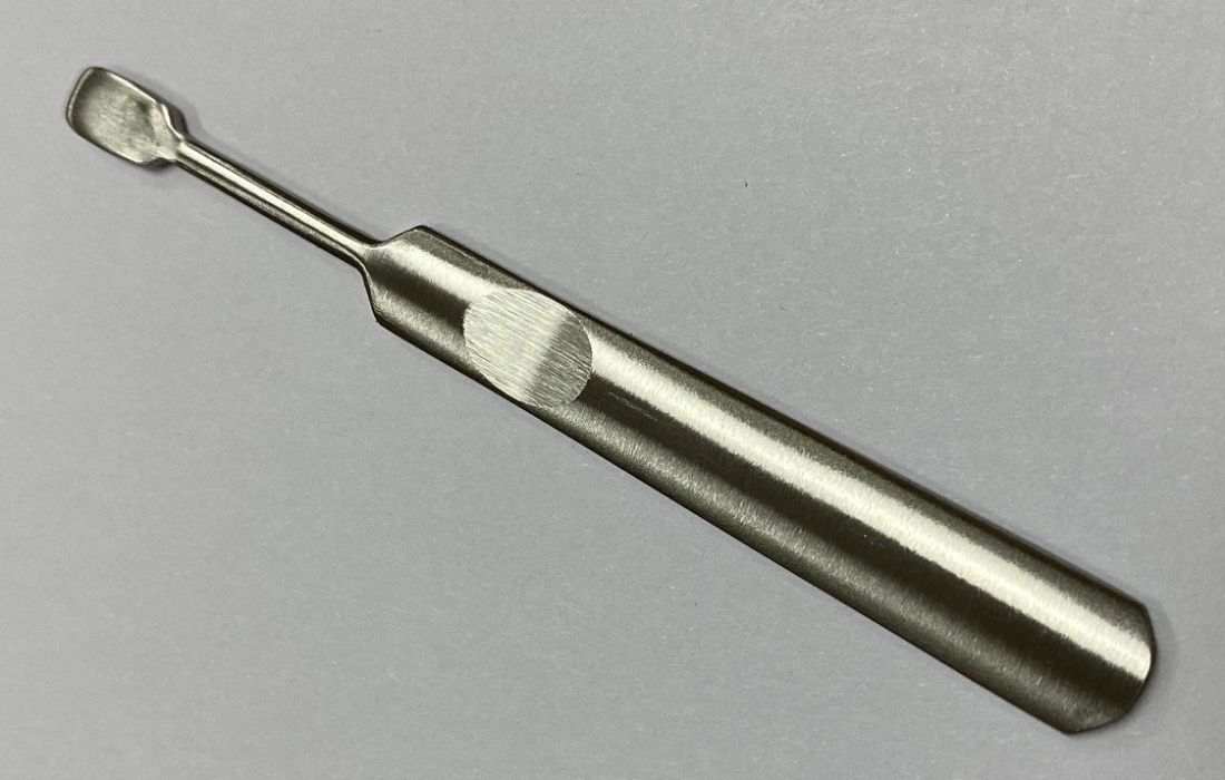 Пушер- лопатка односторонний металлический (9.5 см)