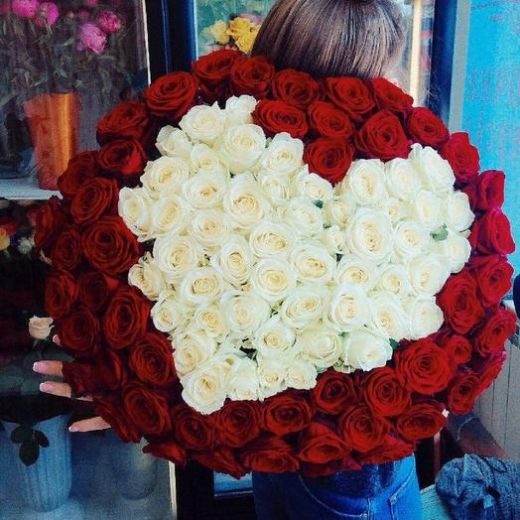 Букет из 101 розы с сердцем 50 см в упаковке