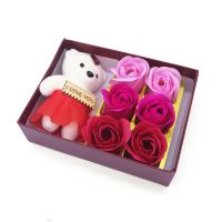 Мыльные розы 6 шт в коробке с мишкой (цвет красный микс)