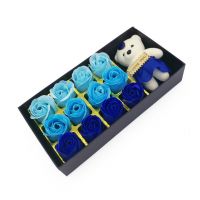 Мыльные розы 12 шт в коробке с мишкой (цвет синий микс)