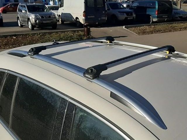 Багажник на крышу Volkswagen Tiguan, Turtle Air 1, аэродинамические дуги на рейлинги (серебристый цвет)