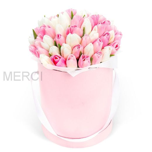51 тюльпан в розовой шляпной коробке