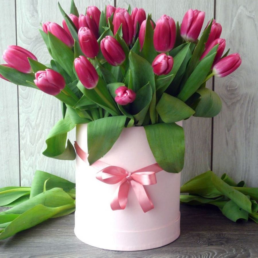 Тюльпаны в коробке фото
