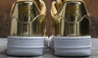 NIKE WOMEN AIR FORCE 1 SP GOLD