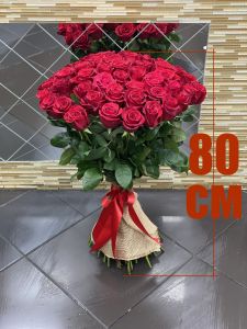 Букет из 51 розы 80см красной высокой