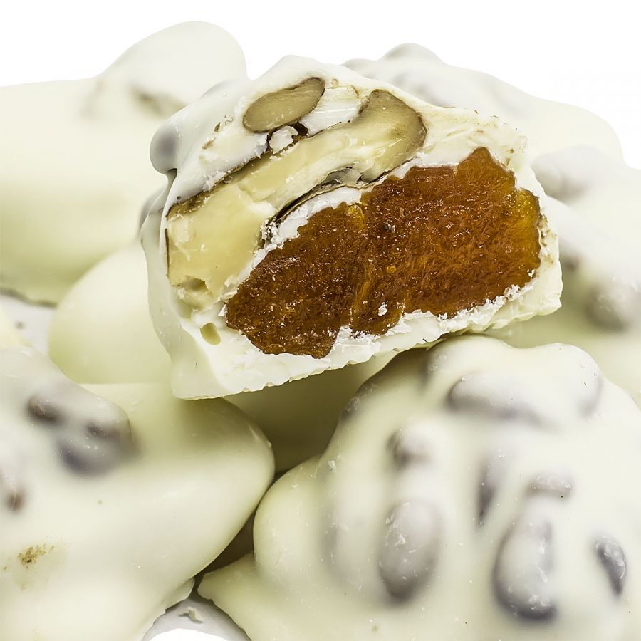 Чернослив с грецким орехом в белом шоколаде