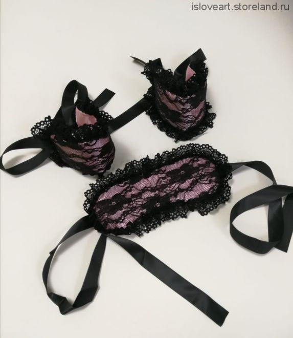 Кружевной набор: маска + наручники, цвет чёрный с розовым