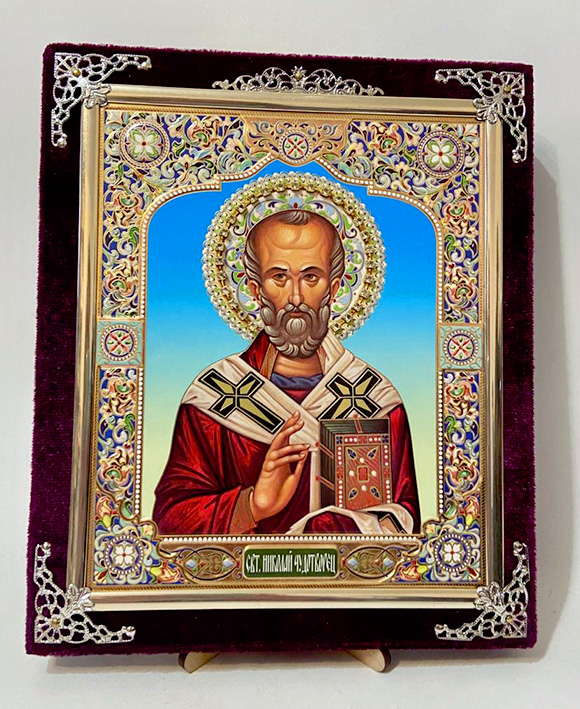 Икона Святитель "Николай Чудотворец" на красном бархате с эмалью