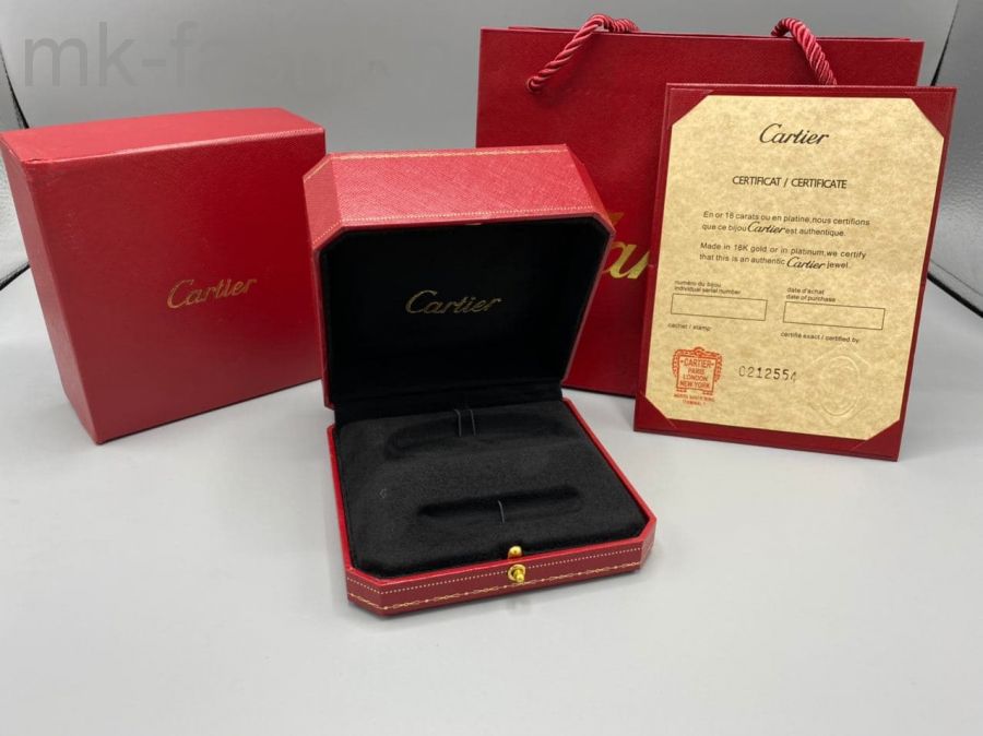 Фирменная упаковка Cartier