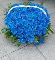 Корзина с 51 синей розой