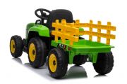 зелёный трактор-электромобиль для детей (вид сзади и слева)