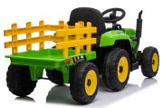 зелёный трактор-электромобиль с прицепом для катания детей (вид сзади и справа)
