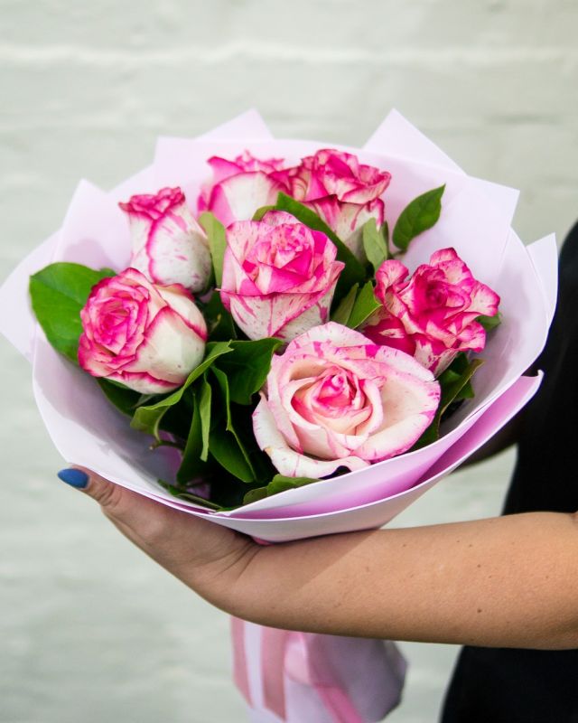 Букет цветов "7 роз"  50 см
