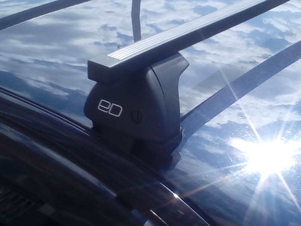 Багажник на крышу Lada Granta, Евродеталь, стальные прямоугольные дуги