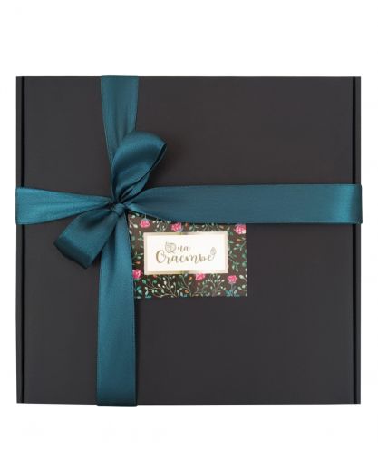 Коробка подарочная, коробка для подарка цвет черный 220*220*60 мм с наполнителем тишью и атласной лентой