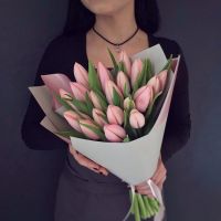 Охапка из розовых тюльпанов