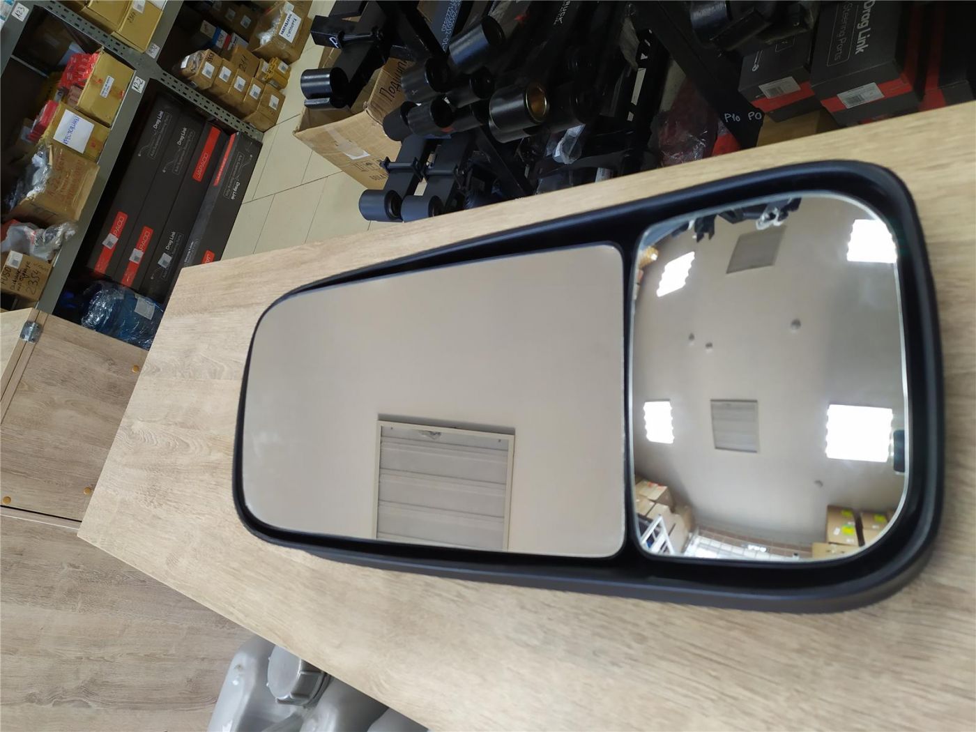 Зеркало левое с подогревом и регулировкой HINO-300