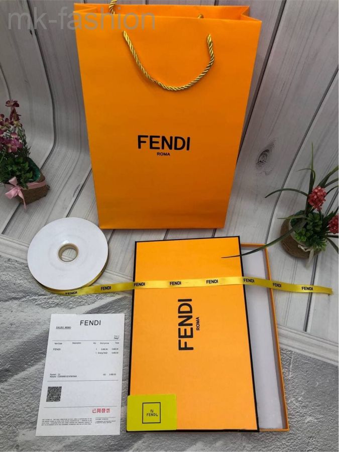 Коробка, пакет Fendi для платка