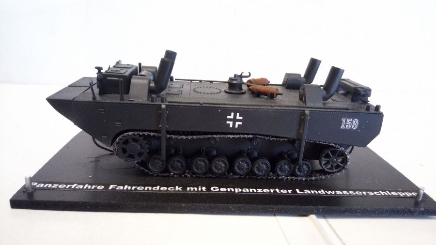 Panzerfahre Gepanzerte Landwasserschlepper Prototype (1/72)