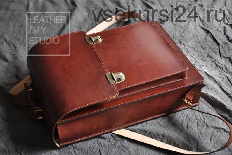 Рюкзак из кожи, модель «Cambridge bag» [LeatherDIYStudio]