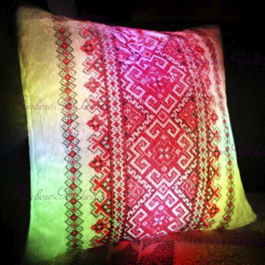 Подушка светящаяся "Украинская вышиванка"