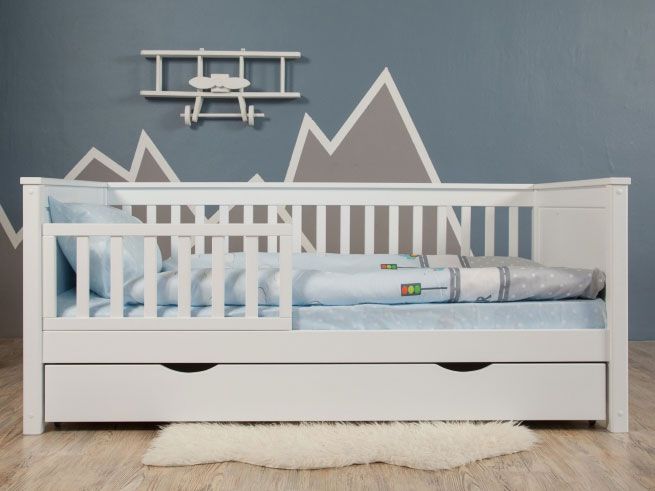 Кроватка деревянная детская " Аво"