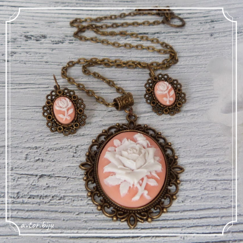 Комплект украшений с камеями Роза (кулон 30х40 серьги 10х13) фон персик под бронзу